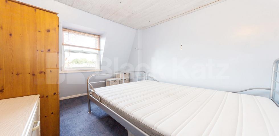			1 Bedroom, 1 bath, 1 reception Flat			 Sinclair Road, SHEPHERDS BUSH